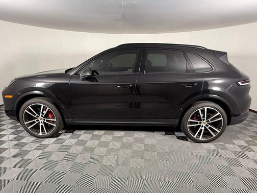 2024 Porsche Cayenne S