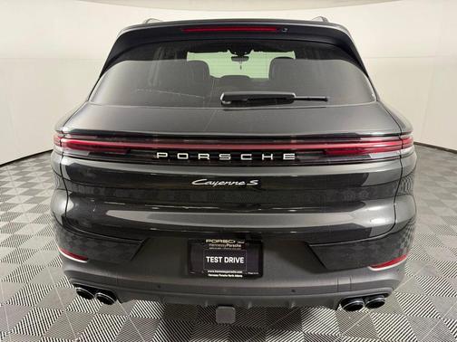 2024 Porsche Cayenne S