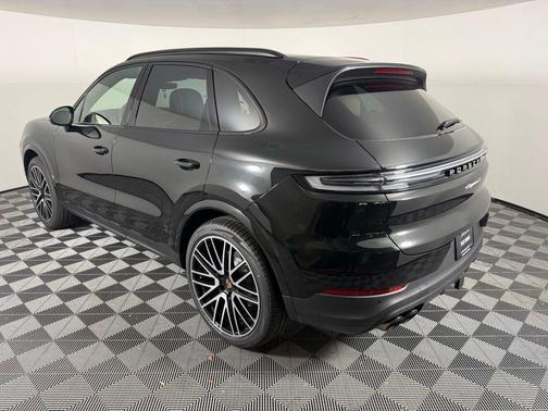 2025 Porsche Cayenne S