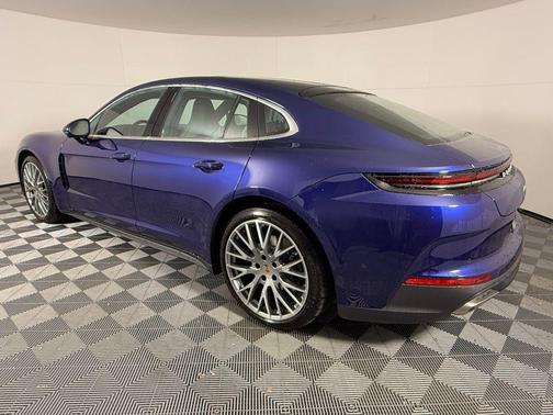 2024 Porsche Panamera 4