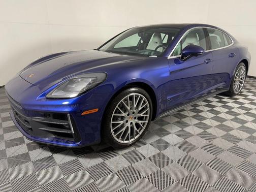 2024 Porsche Panamera 4
