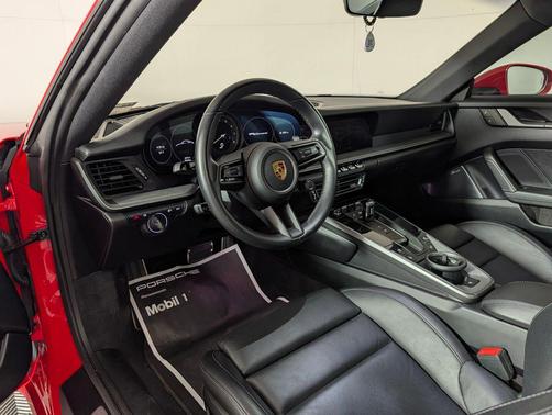 2022 Porsche 911 Carrera