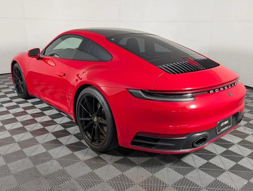 2022 Porsche 911 Carrera