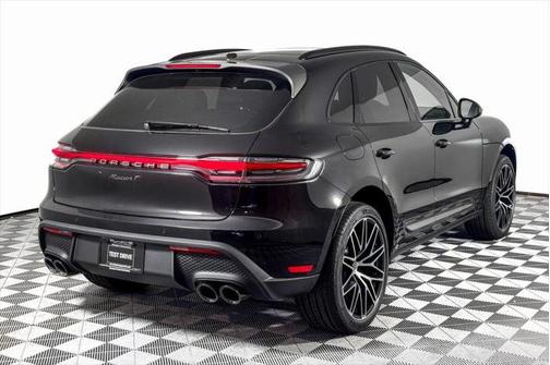 2025 Porsche Macan Base
