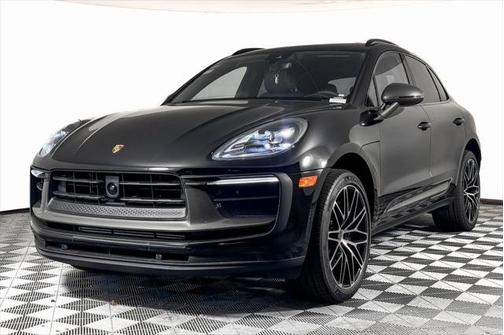 2025 Porsche Macan Base