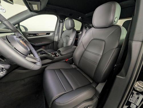 Chromite Black Metallic 2025 Porsche Cayenne S