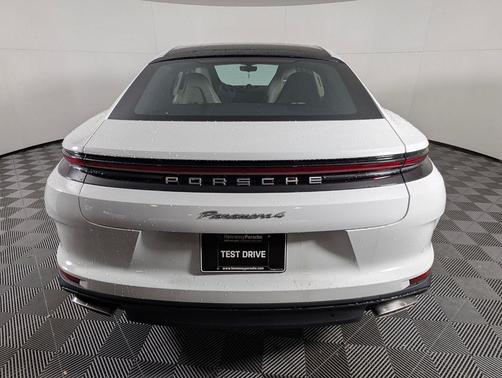 2026 Porsche Panamera 4 E-Hybrid