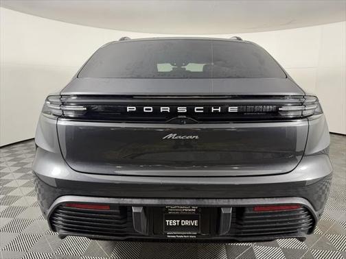 2025 Porsche Macan Base