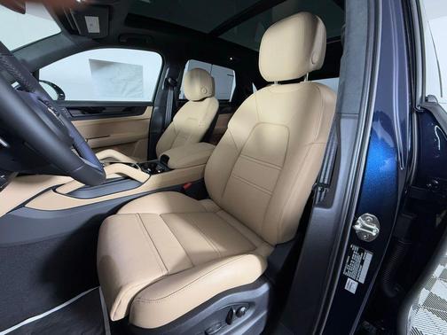 2026 Porsche Cayenne GTS