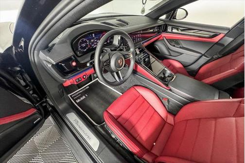 2024 Porsche Panamera 4