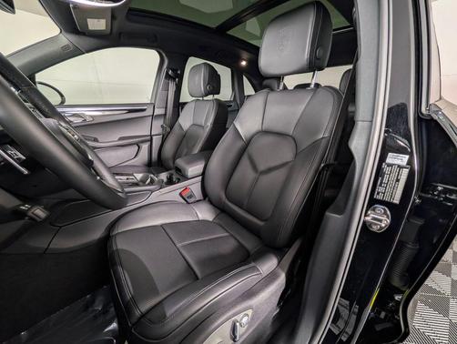 2025 Porsche Macan 2.0T