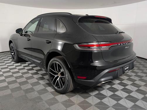 2026 Porsche Macan 
