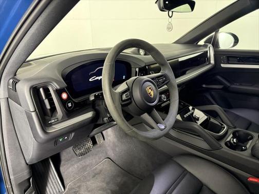 2024 Porsche Cayenne Base (Tiptronic)