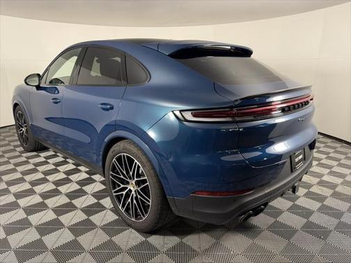 2024 Porsche Cayenne Base (Tiptronic)