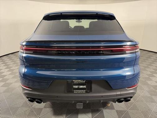 2024 Porsche Cayenne Base (Tiptronic)