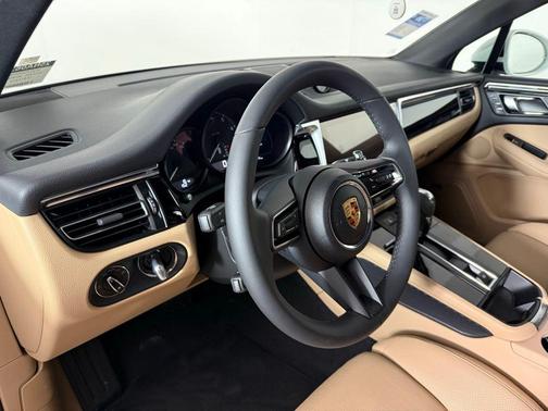 2025 Porsche Macan 2.0T