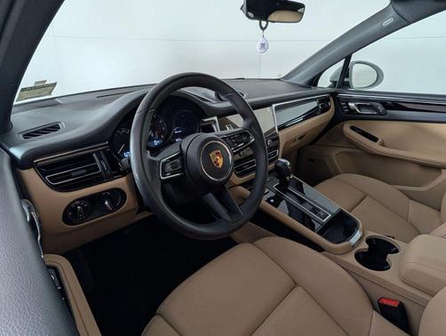 2025 Porsche Macan 2.0T