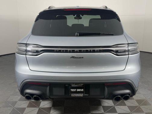 2025 Porsche Macan 2.0T