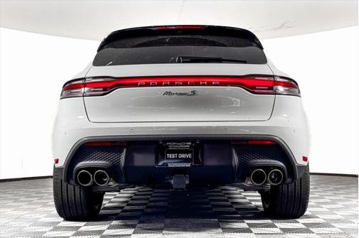 2024 Porsche Macan Base