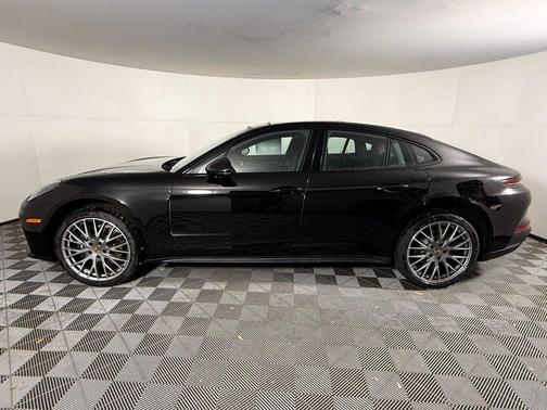 2026 Porsche Panamera 