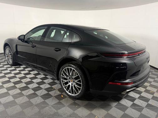 2026 Porsche Panamera 