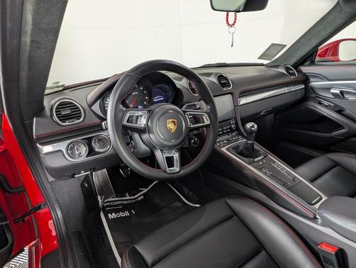 2022 Porsche 718 Cayman GTS 4.0