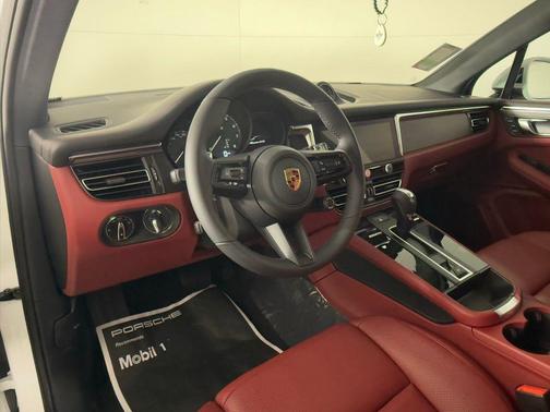 2026 Porsche Macan GTS