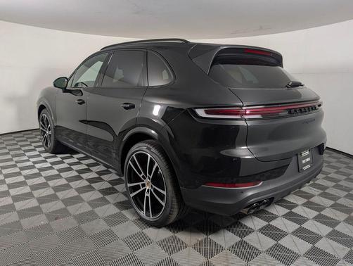 Chromite Black Metallic 2026 Porsche Cayenne S