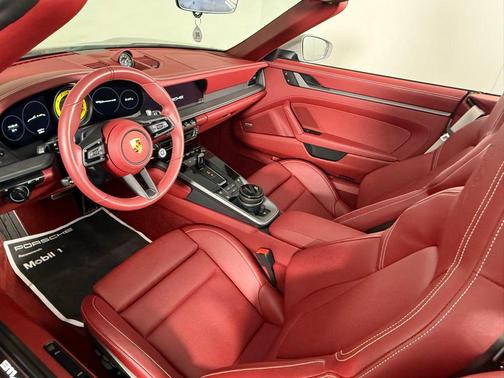 2022 Porsche 911 Carrera 4S Cabriolet