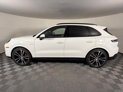 2025 Porsche Cayenne E-Hybrid S