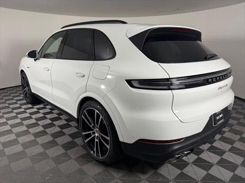 2025 Porsche Cayenne E-Hybrid S