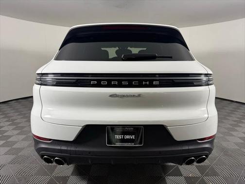 2025 Porsche Cayenne E-Hybrid S