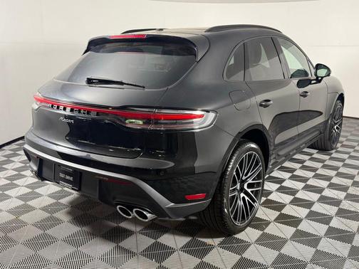 2025 Porsche Macan 2.0T