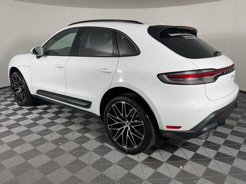2025 Porsche Macan 2.0T