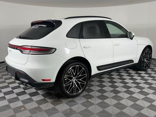 2025 Porsche Macan 2.0T