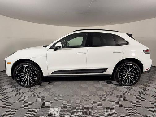 2025 Porsche Macan 2.0T