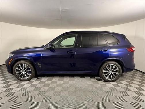 2022 BMW X5 M50i