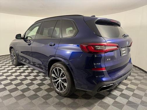 2022 BMW X5 M50i