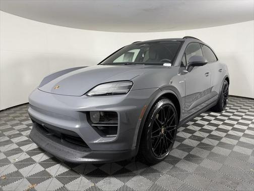 2025 Porsche Macan Base