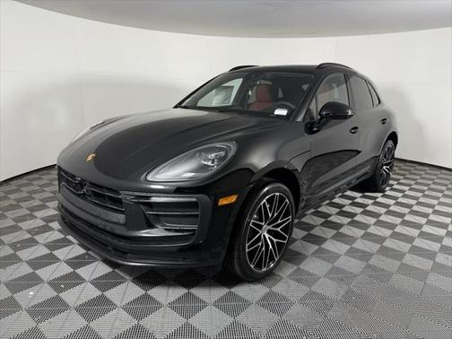 2025 Porsche Macan Base