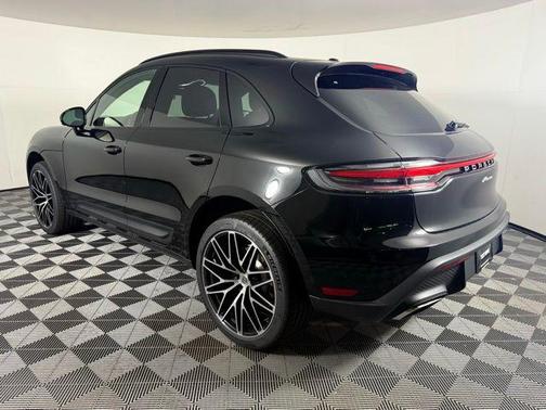 2025 Porsche Macan Base
