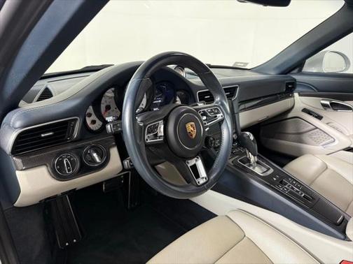 2017 Porsche 911 Carrera 4S Cabriolet