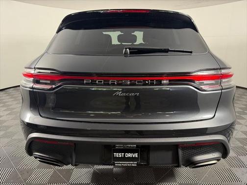 2025 Porsche Macan Base