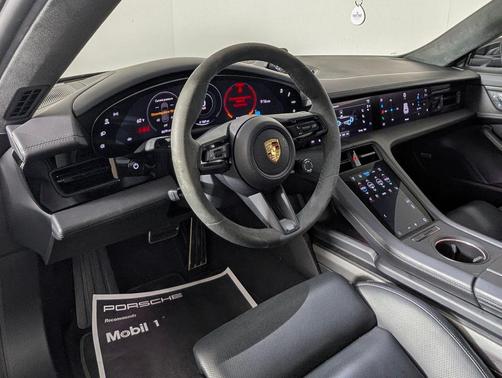 2024 Porsche Taycan GTS