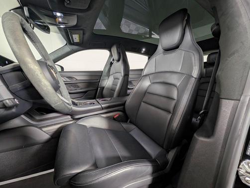 2024 Porsche Taycan GTS