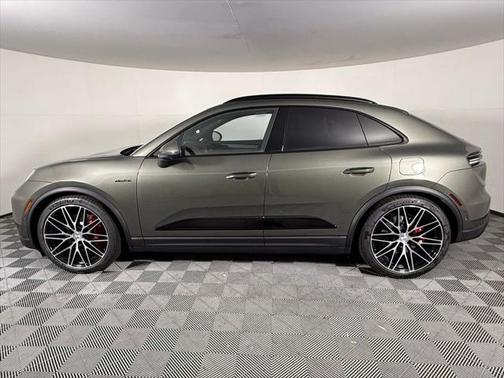 2025 Porsche Macan 4S