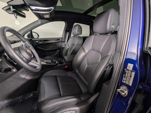 2025 Porsche Macan 2.0T