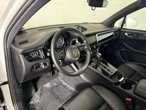 2024 Porsche Macan 2.0T