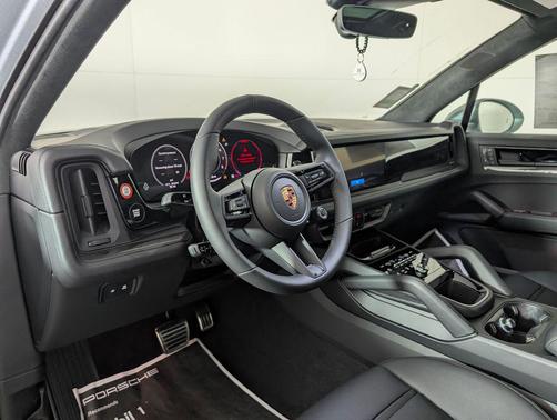 2026 Porsche Cayenne GTS