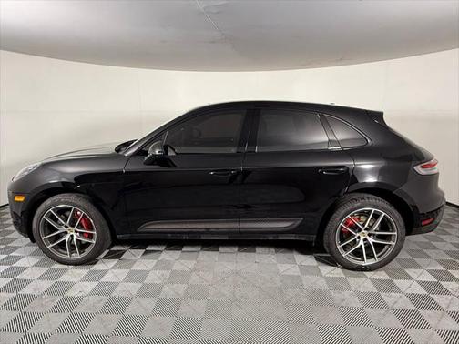 2022 Porsche Macan Base